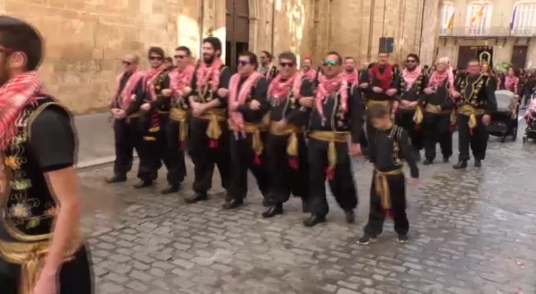 Desfile del medio año festero